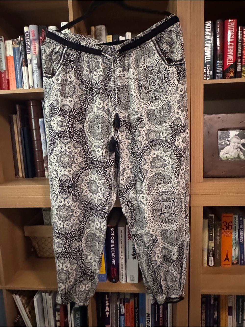 Knox Rose Black and White Patterned Jogger Pants